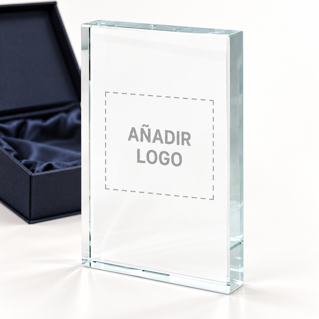 Trofeo de cristal Xara personalizable con zona para añadir logo